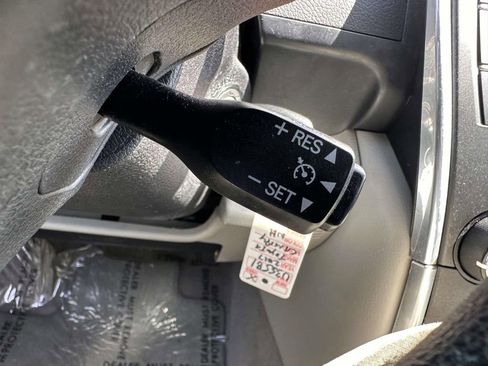 Used 2017 Toyota Camry LE FWD image 19