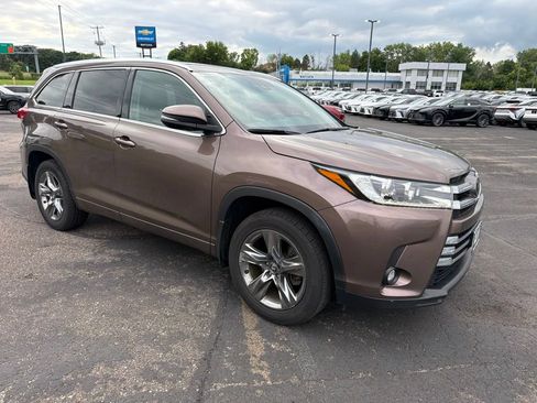Used 2019 Toyota Highlander Limited Platinum AWD/4WD image 15
