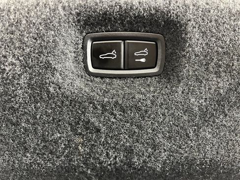 Used 2024 Audi e-tron GT Premium Plus image 33