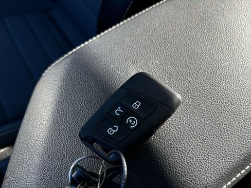 Used 2025 Volkswagen Jetta SE image 22