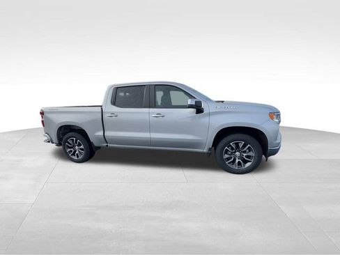 Used 2022 Chevrolet Silverado 1500 LT AWD/4WD image 11