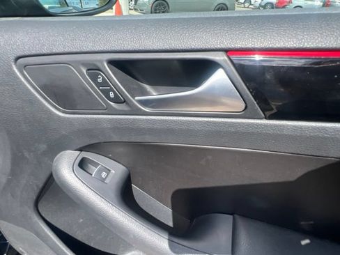 Used 2017 Volkswagen Jetta GLI FWD image 34