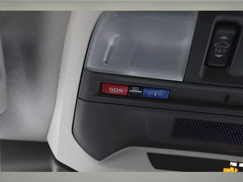 Certified 2025 Subaru Crosstrek 2.0i Premium image 36