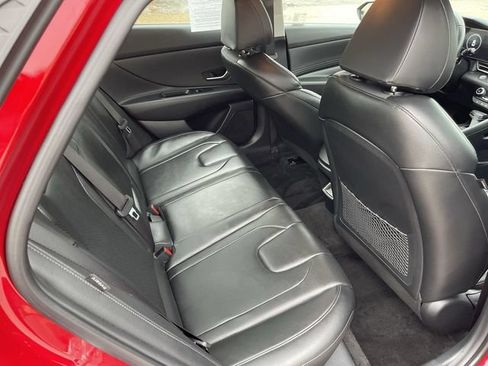 Used 2025 Hyundai Elantra Limited FWD image 15