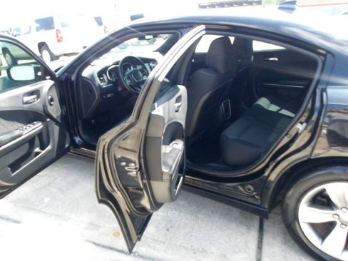 Used 2016 Dodge Charger SXT RWD image 15