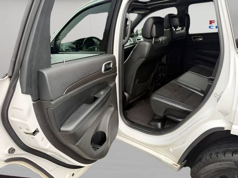 Used 2018 Jeep Grand Cherokee Altitude AWD/4WD image 27