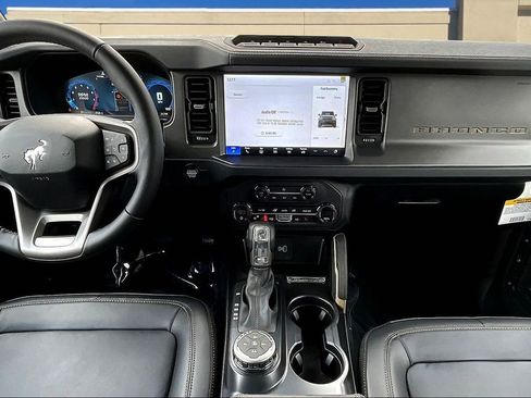New 2025 Ford Bronco Badlands image 5