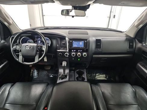 Used 2018 Toyota Sequoia TRD Sport AWD/4WD image 33