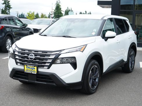 Used 2024 Nissan Rogue SV image 7