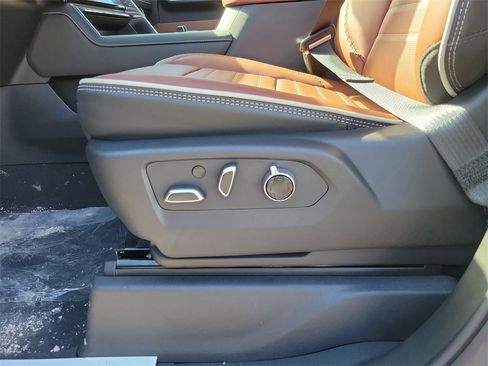 New 2026 GMC Sierra 2500 Denali Ultimate w/ Max Trailering Package image 12