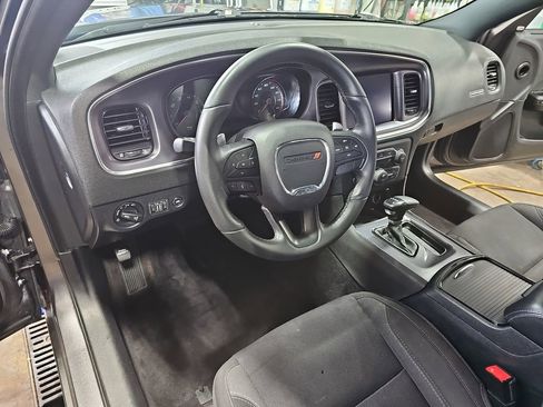 Used 2017 Dodge Charger R/T w/ Blacktop Package image 15