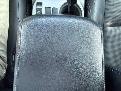 Used 2018 Toyota 4Runner Limited AWD/4WD image 32