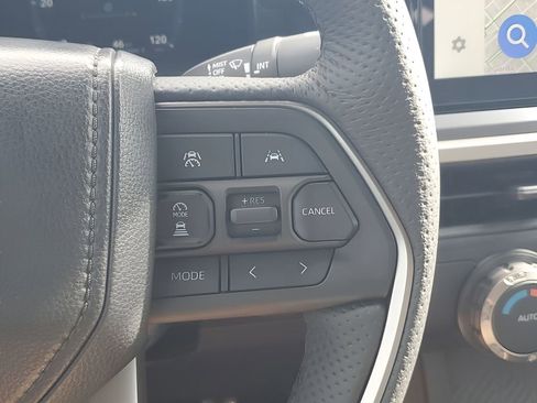 Used 2025 Toyota Tacoma TRD Sport image 35