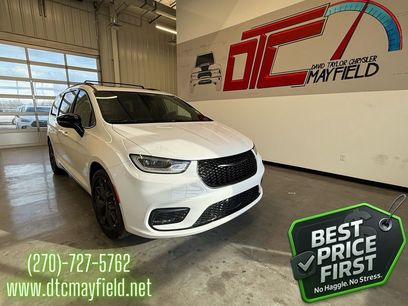 Used 2025 Chrysler Pacifica Limited