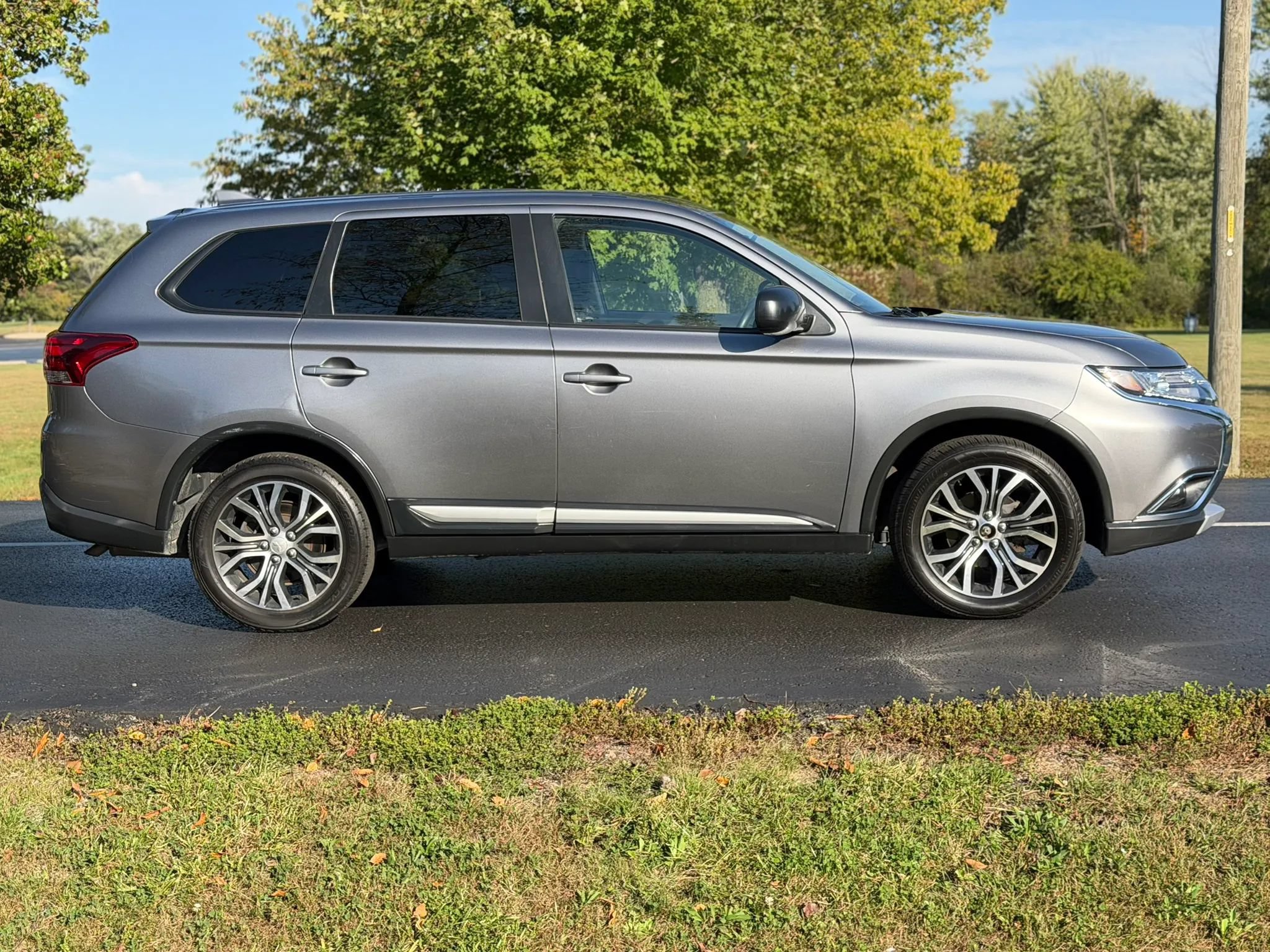 Used 2018 Mitsubishi Outlander ES FWD image 4