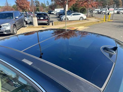 Used 2010 Mercedes-Benz E 350 4MATIC Sedan image 16