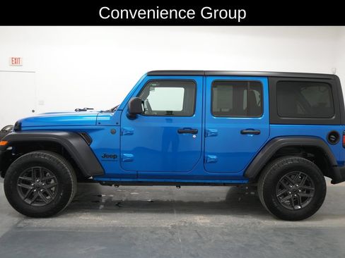 Used 2024 Jeep Wrangler Unlimited Sport AWD/4WD image 4