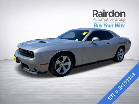 Used 2018 Dodge Challenger SXT RWD image 3