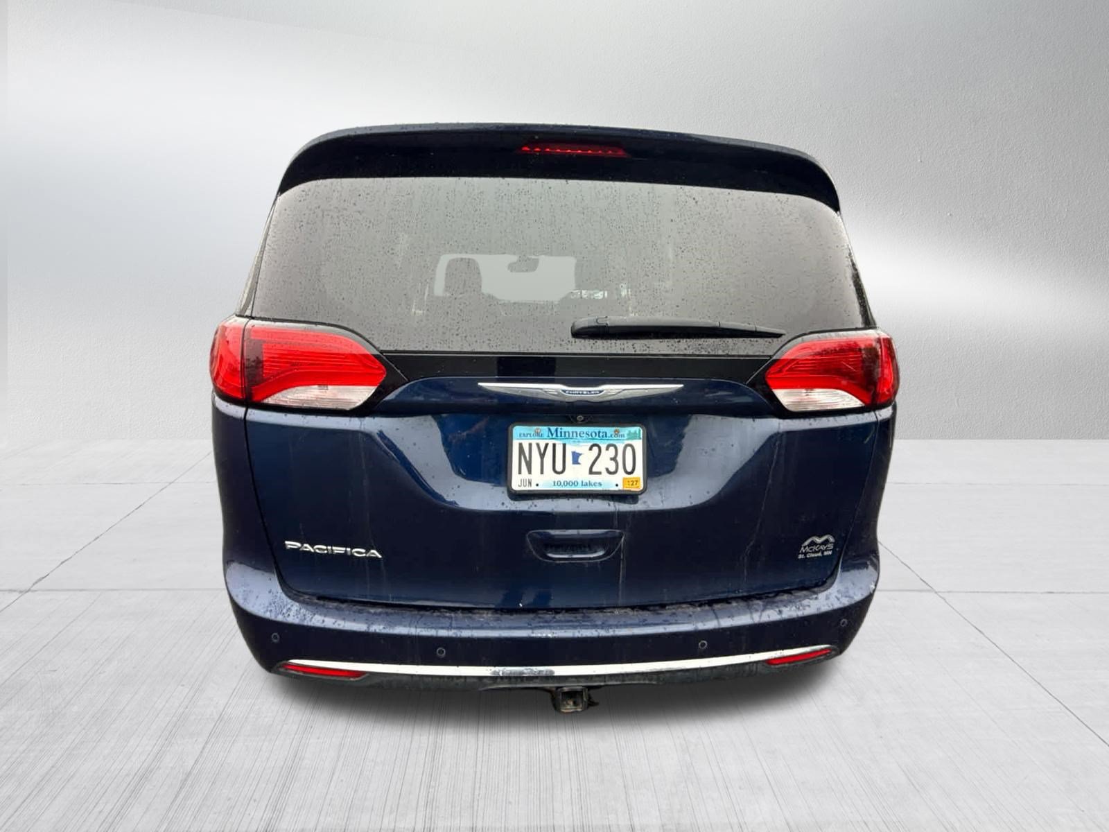 Used 2017 Chrysler Pacifica Touring-L Plus w/ Advanced Safetytec Group FWD image 6