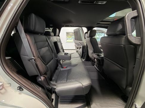 Used 2025 Toyota Sequoia Limited w/ Tow Technology Package AWD/4WD image 14