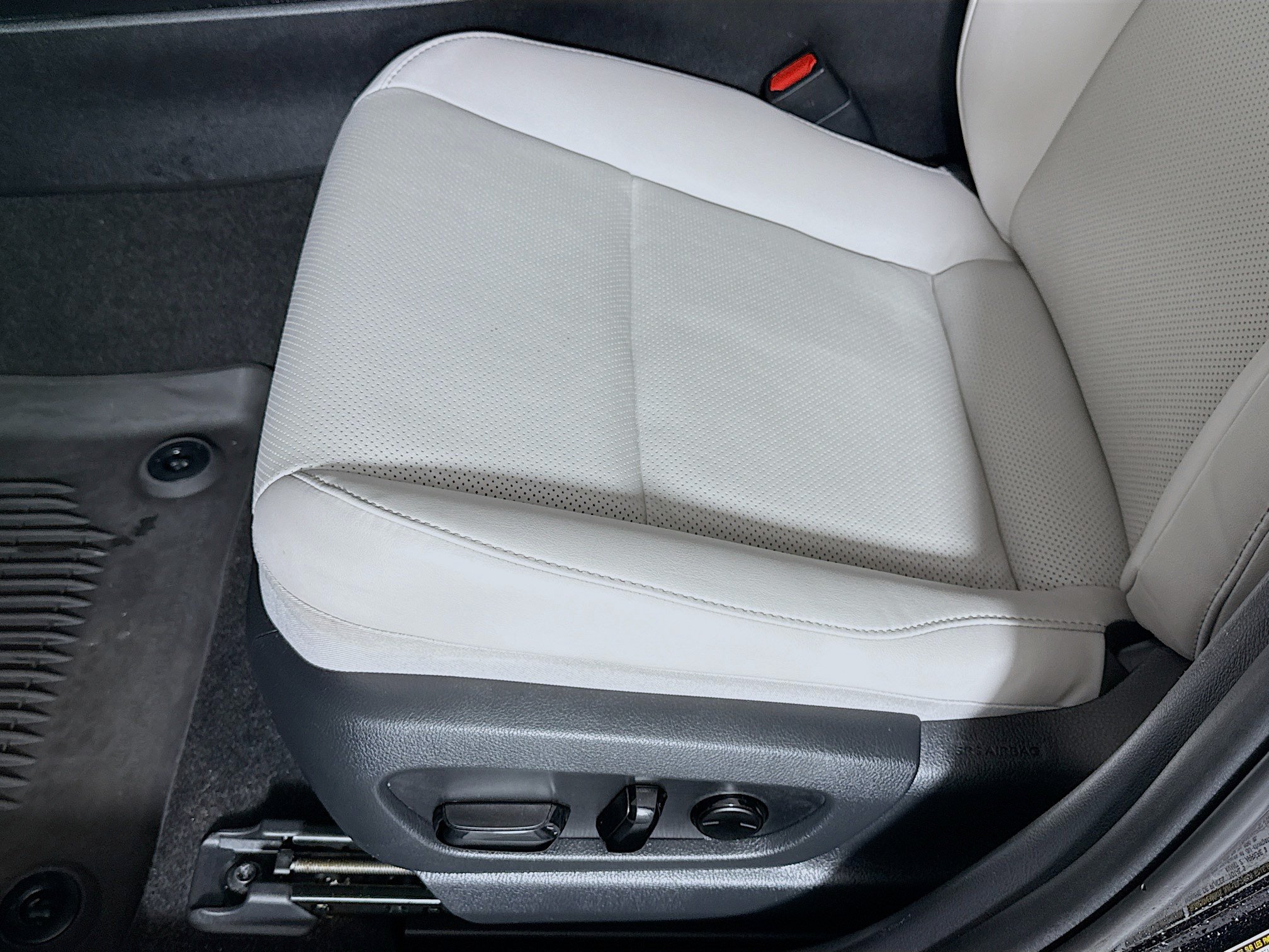 Used 2023 Lexus UX 250h AWD w/ Accessory Package (Z2) image 20