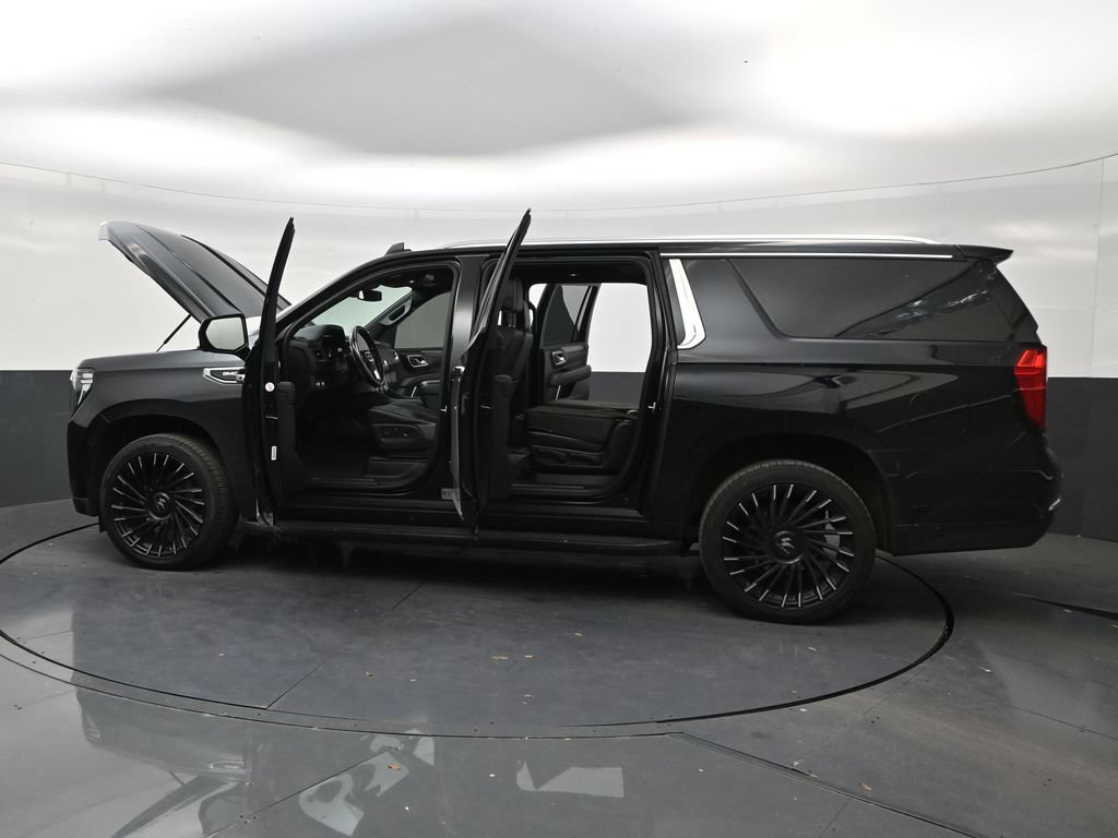 Used 2023 GMC Yukon XL SLT w/ SLT Luxury Package RWD image 30