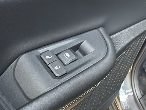 New 2025 Jeep Grand Cherokee Limited w/ Luxury Tech Group II image 17