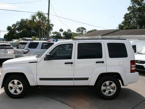 Used 2012 Jeep Liberty Sport image 4