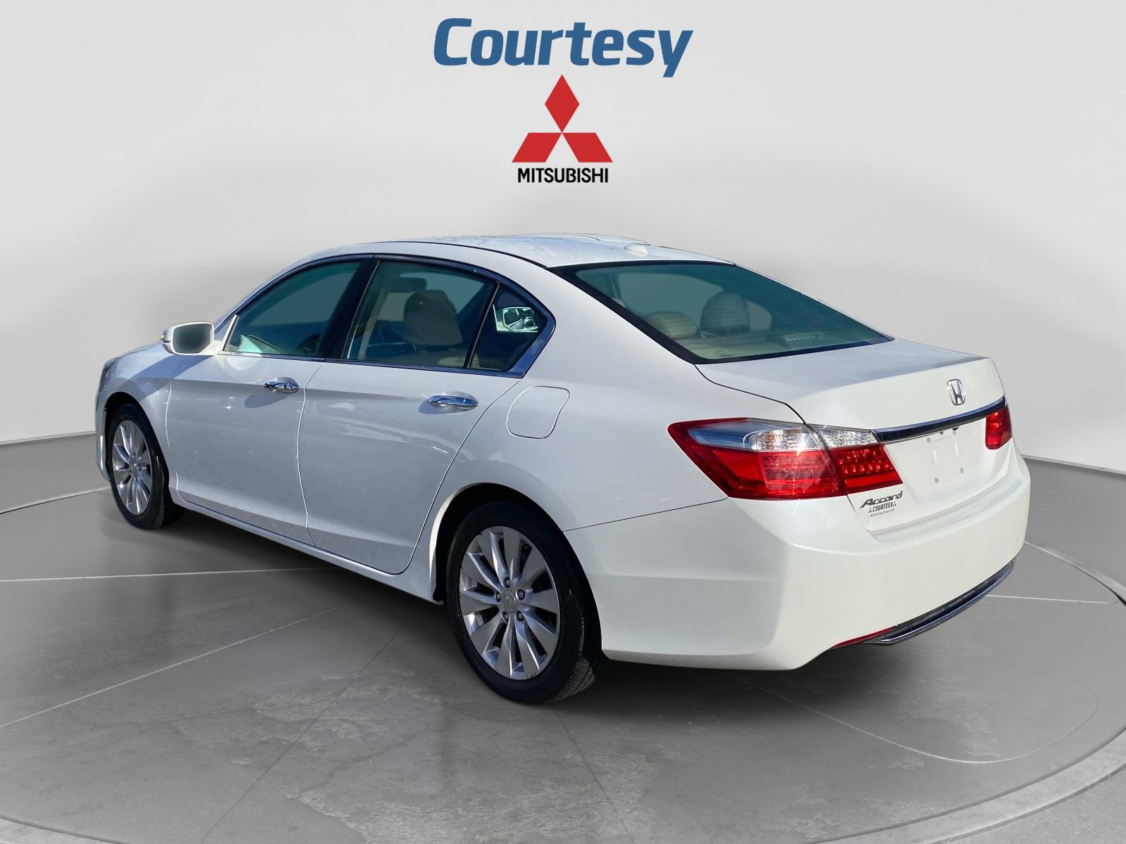 Used 2015 Honda Accord EX-L image 3