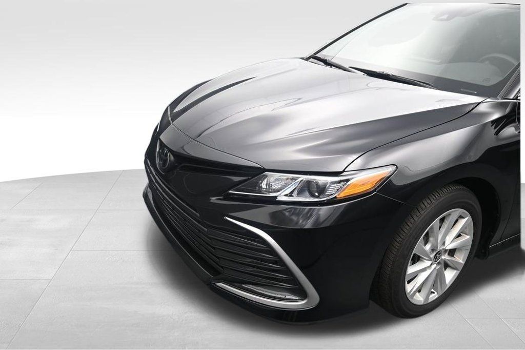 Used 2024 Toyota Camry LE FWD image 10