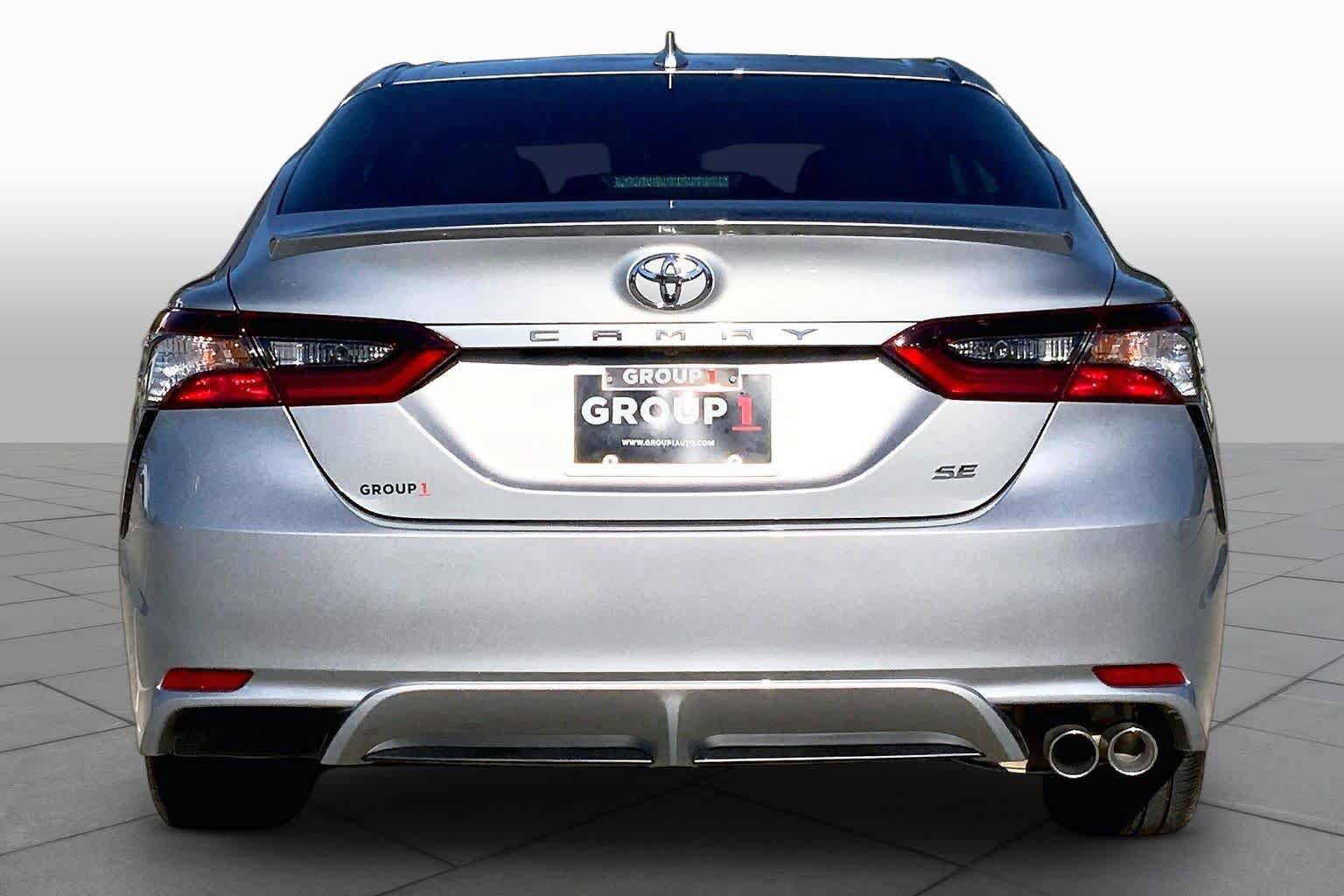 Used 2024 Toyota Camry SE FWD image 5