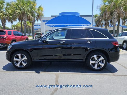 Used 2022 Mercedes-Benz GLC 300 image 2