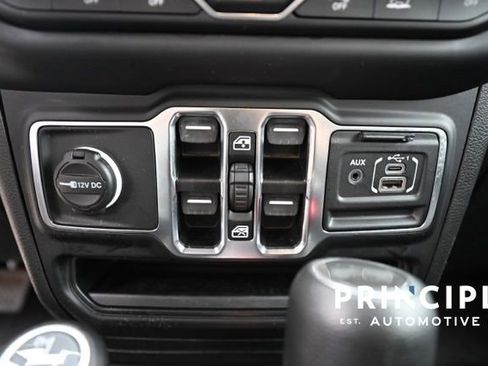 Used 2023 Jeep Wrangler Sport S image 18