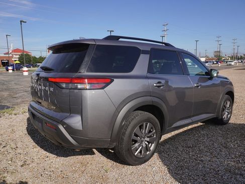 Used 2025 Nissan Pathfinder SV AWD/4WD image 6