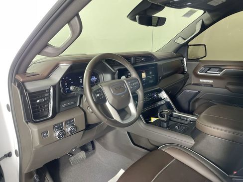 Used 2025 GMC Sierra 1500 Denali w/ Technology Package image 10