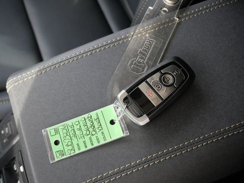 New 2025 Ford Bronco Badlands image 26