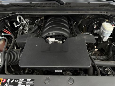 Used 2020 Chevrolet Suburban LT image 30