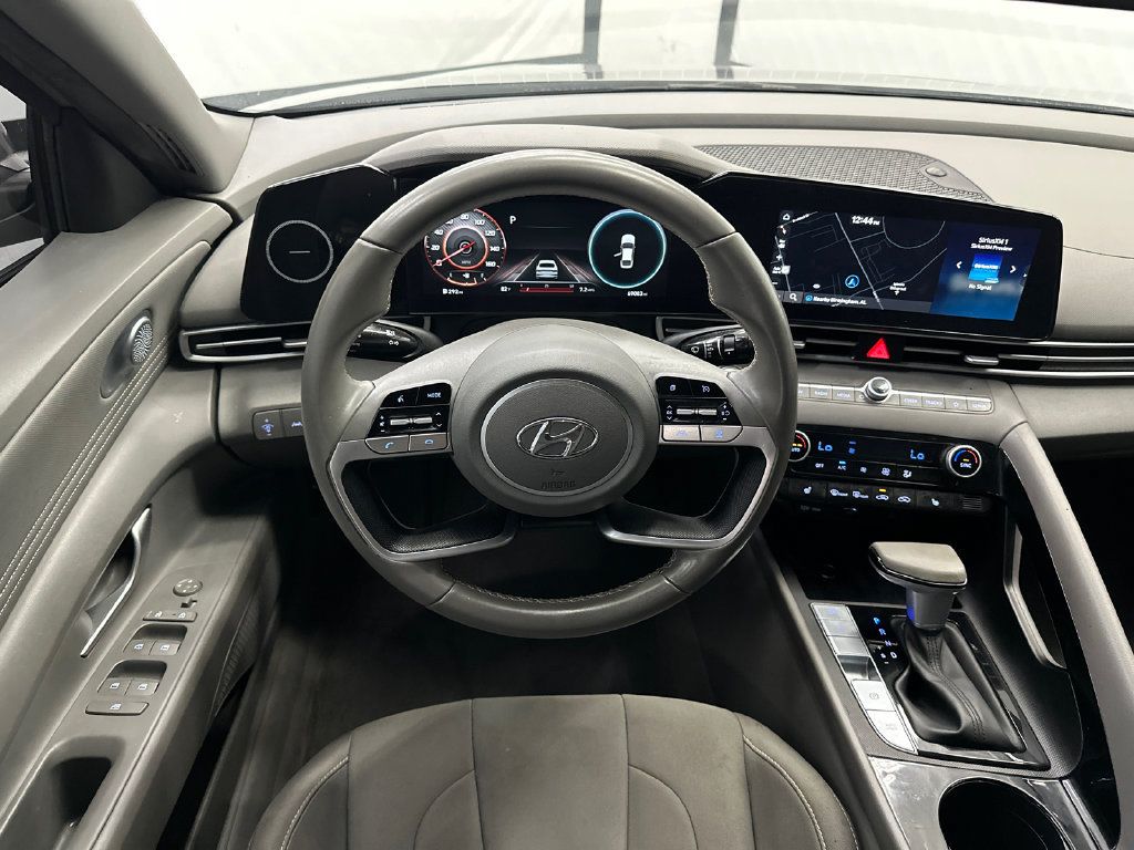 Used 2023 Hyundai Elantra SEL w/ Convenience Package FWD image 18