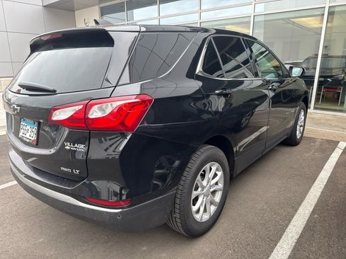 Used 2018 Chevrolet Equinox LT image 2
