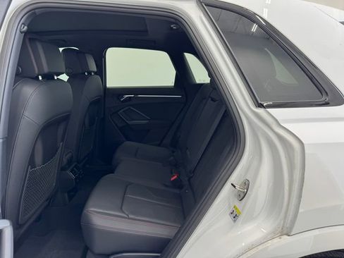 Used 2025 Audi Q3 2.0T Premium Plus image 19