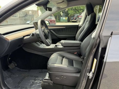 Used 2024 Tesla Model Y Long Range RWD image 15