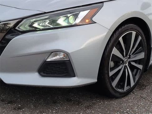 Used 2022 Nissan Altima 2.5 SR image 11