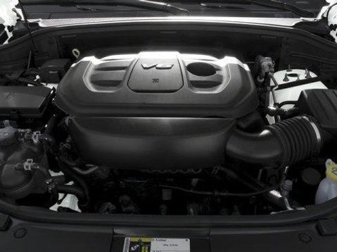 Used 2017 Jeep Grand Cherokee Laredo image 16