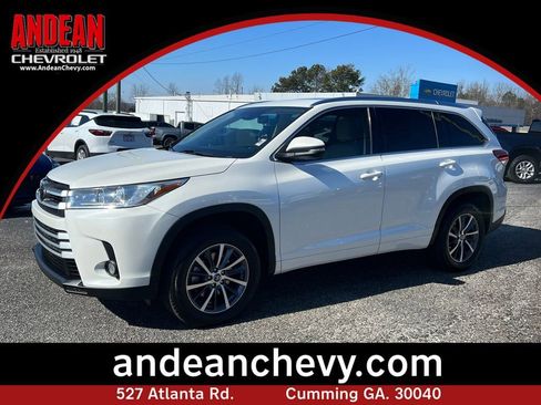 Used 2018 Toyota Highlander XLE image 1