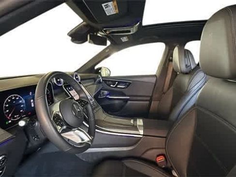 Used 2025 Mercedes-Benz GLC 300 4MATIC image 18