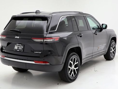 Used 2025 Jeep Grand Cherokee Limited AWD/4WD image 8