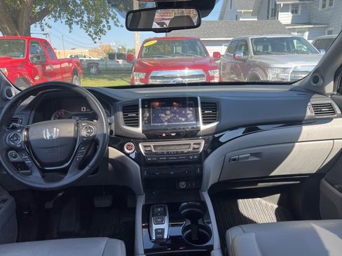 Used 2016 Honda Pilot Touring image 4