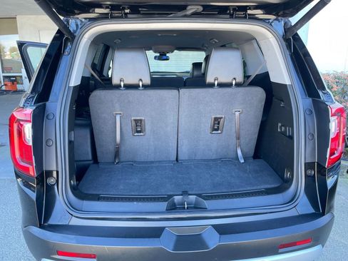 Used 2023 GMC Acadia SLT image 34
