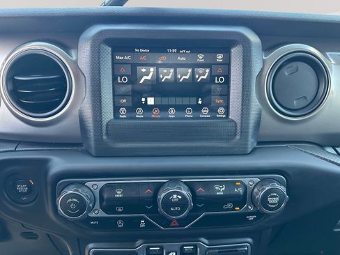 Used 2018 Jeep Wrangler Unlimited Sport S AWD/4WD image 10