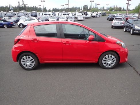 Used 2015 Toyota Yaris L FWD image 6